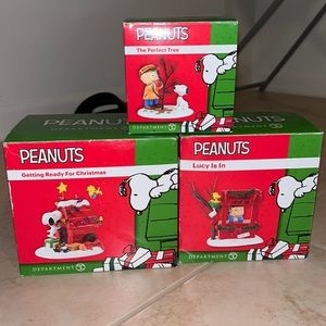 Peanuts Charlie Brown village Christmas 🎄 collection decorations
